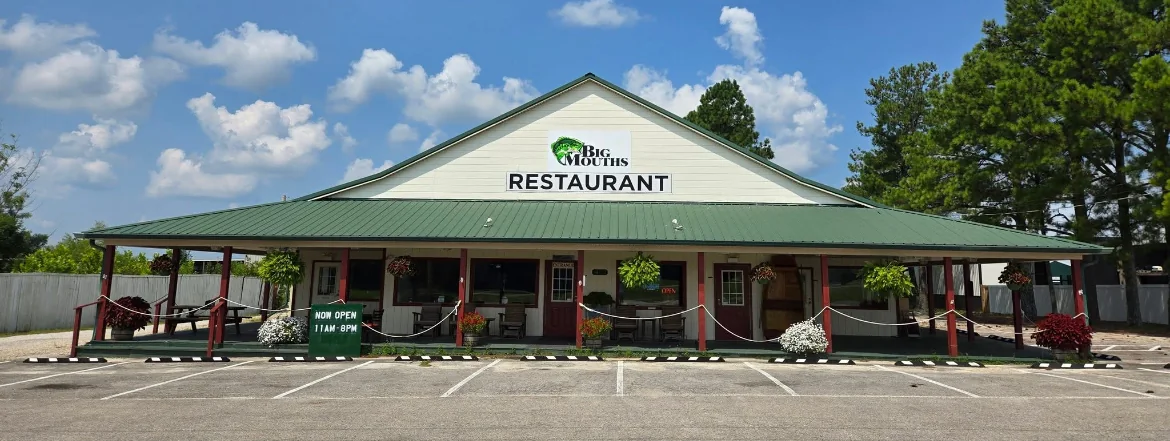 Front of Big Mouths Restaurant in Falls of Rough, KY